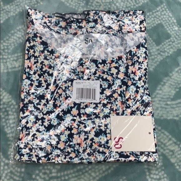 Juniors' SO Smocked floral Bottom Tee XXL - Picture 2 of 2